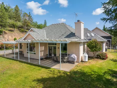 9703 Lower River Rd, Grants Pass, OR 97526