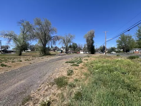 2007 Modoc St, Klamath Falls, OR 97601