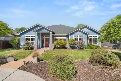 262 Robert Trent Jones Blvd, Eagle Point, OR 97524