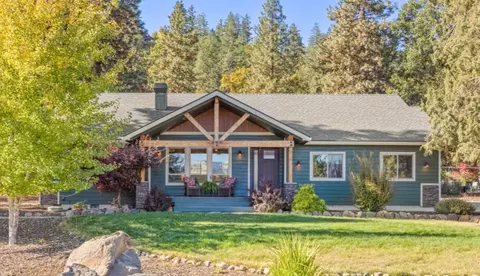 6914 Redstart Rd, Klamath Falls, OR 97601