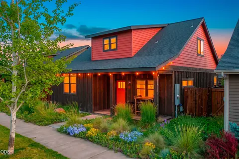 353 E Aspenwood Ave, Sisters, OR 97759