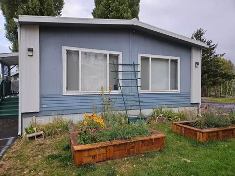 4000 Round Lake Rd #SPC 12, Klamath Falls, OR 97601