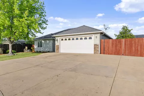 8414 Atlantic Ave, White City, OR 97503