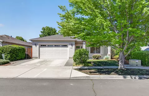 1621 Monarch Ln, Medford, OR 97504