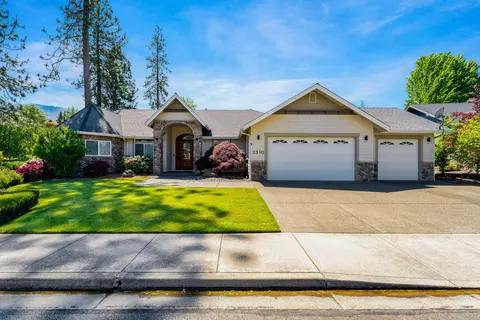 2310 Haviland Dr, Grants Pass, OR 97527