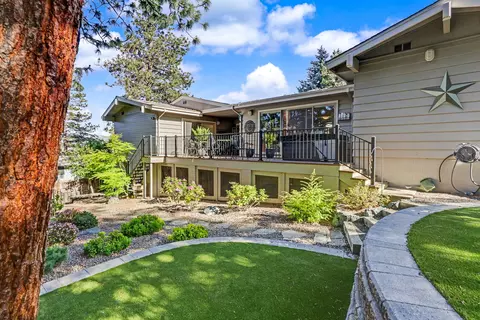 1411 Ponderosa Dr, Ashland, OR 97520