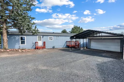 215 SE J St, Madras, OR 97741