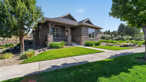 1202 SE Yarrow Ave, Madras, OR 97741