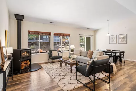 Living - 20373 Saghali Ct, Bend, OR 97702 photo 1 of 2