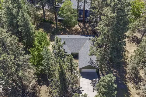 View/Area - 20373 Saghali Ct, Bend, OR 97702 photo 5 of 6