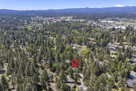 View/Area - 20373 Saghali Ct, Bend, OR 97702 photo 4 of 6