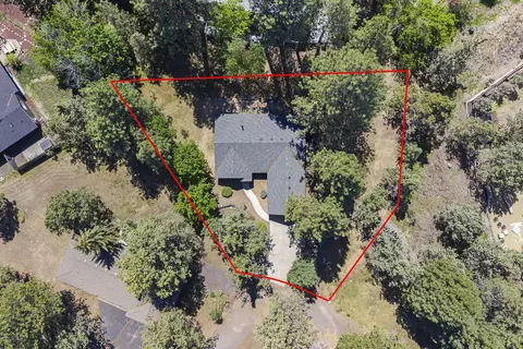 View/Area - 20373 Saghali Ct, Bend, OR 97702 photo 3 of 6