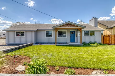 1070 NW 10th St # A & B, Prineville, OR 97754