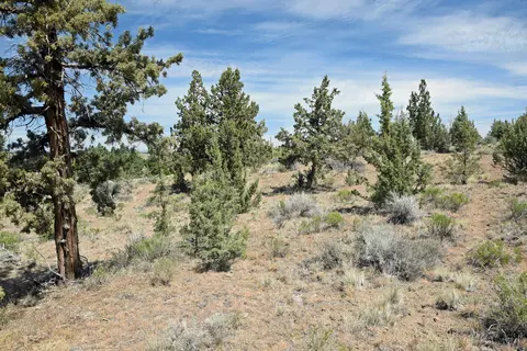 1597 SW Koyoda St, Madras, OR 97741