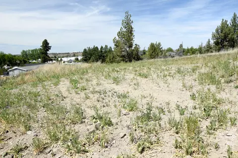 1597 SW Koyoda St, Madras, OR 97741