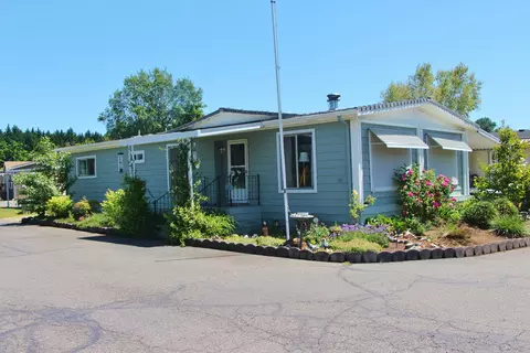 350 Beechwood Dr, Grants Pass, OR 97526