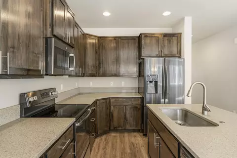 Kitchen - 20431 Cider Ct, Bend, OR 97702 photo 2 of 5