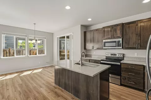 Kitchen - 20431 Cider Ct, Bend, OR 97702 photo 3 of 5