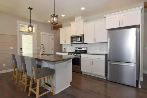 Kitchen - 21362 Bear Creek Rd, Bend, OR 97702 photo 1 of 6