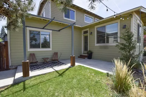 Exterior - 21362 Bear Creek Rd, Bend, OR 97702 photo 10 of 12