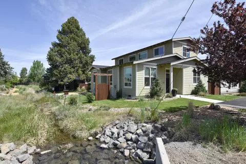 Exterior - 21362 Bear Creek Rd, Bend, OR 97702 photo 3 of 12