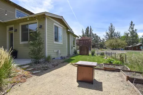 Exterior - 21362 Bear Creek Rd, Bend, OR 97702 photo 9 of 12