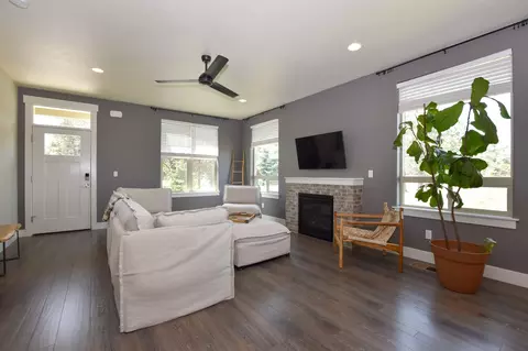 Living - 21362 Bear Creek Rd, Bend, OR 97702 photo 4 of 4