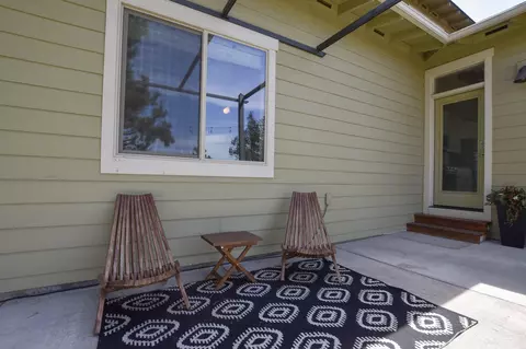 Exterior - 21362 Bear Creek Rd, Bend, OR 97702 photo 11 of 12