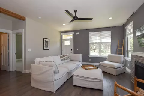Living - 21362 Bear Creek Rd, Bend, OR 97702 photo 3 of 4