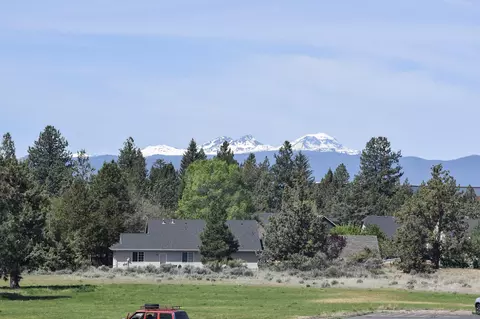 Exterior - 21362 Bear Creek Rd, Bend, OR 97702 photo 5 of 12