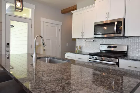 Kitchen - 21362 Bear Creek Rd, Bend, OR 97702 photo 2 of 6