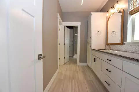 Entry Way - 21362 Bear Creek Rd, Bend, OR 97702 photo 1 of 1