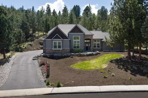 3193 NW Colonial Dr, Bend, OR 97703