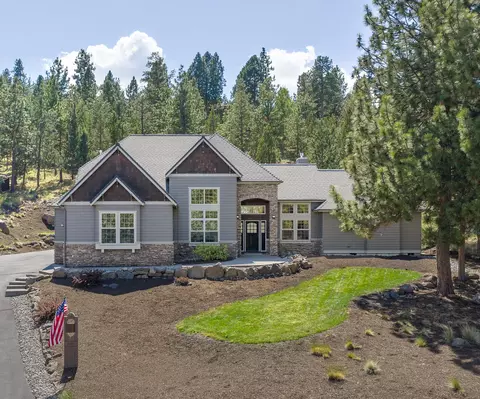 3193 NW Colonial Dr, Bend, OR 97703