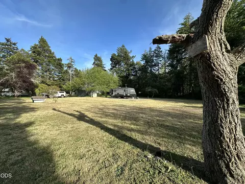 87538 Dahl Ln, Bandon, OR 97411
