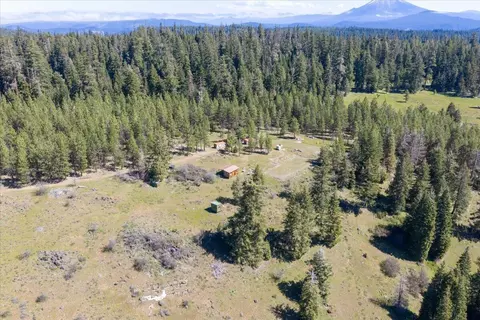 13889 Dead Indian Memorial Rd, Ashland, OR 97520