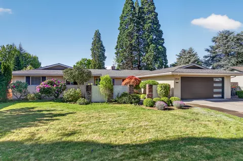 2432 London Cir, Medford, OR 97504