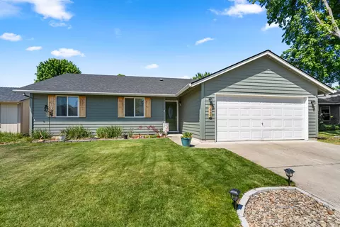 1935 Walnut Grove Ln, Central Point, OR 97502