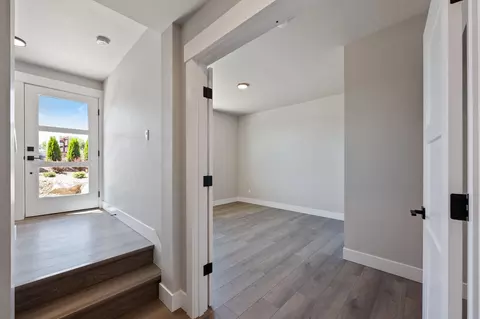 Entry Way - 20520 NEmpire Ave, Bend, OR 97701 photo 1 of 3