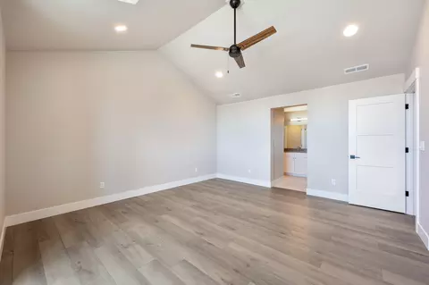 Bedroom - 20520 NEmpire Ave, Bend, OR 97701 photo 6 of 6