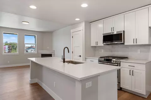 Kitchen - 20520 NEmpire Ave, Bend, OR 97701 photo 1 of 3