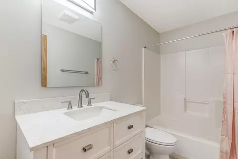 Bath - Undisclosed, Bend, OR 97701 photo 1 of 2