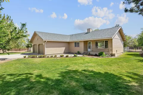 1945 NE Gentry, Madras, OR 97741