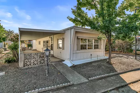 2252 Table Rock Rd #SPC 91, Medford, OR 97501
