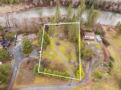8730 Rogue River Hwy, Grants Pass, OR 97527