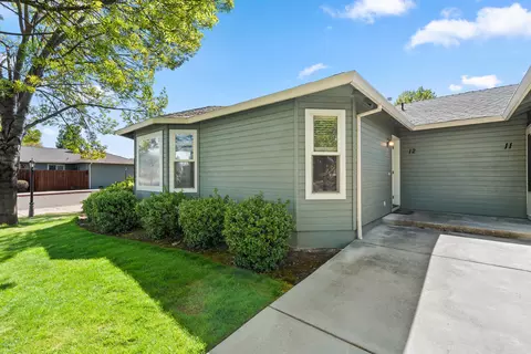 3015 Merriman Rd #12, Medford, OR 97501