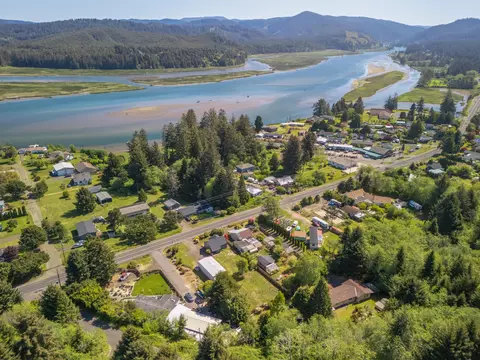 2343 E Alsea Hwy, Waldport, OR 97394