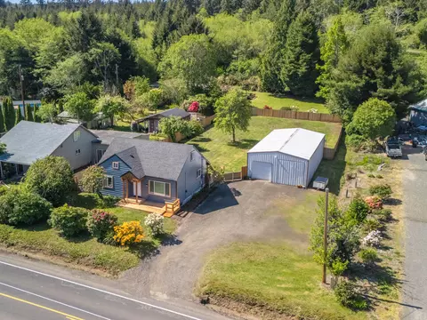2343 E Alsea Hwy, Waldport, OR 97394