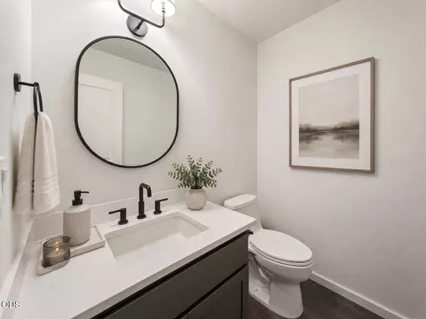 Bath - 21163 Clairaway Ave, Bend, OR 97702 photo 1 of 5