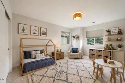 Bedroom - 21163 Clairaway Ave, Bend, OR 97702 photo 4 of 6